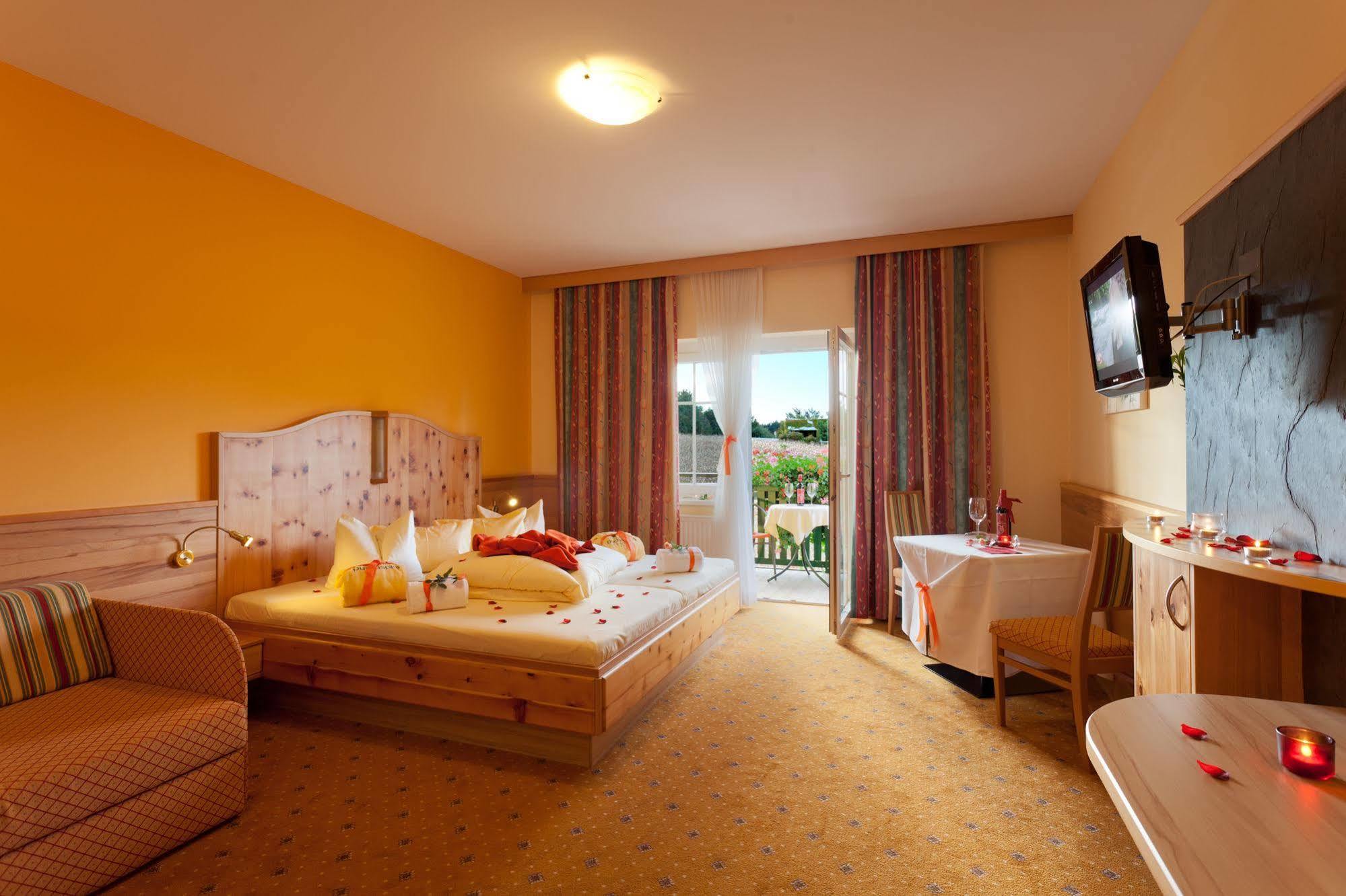 Thermenhotel Puchasplus Штёгерсбах Экстерьер фото
